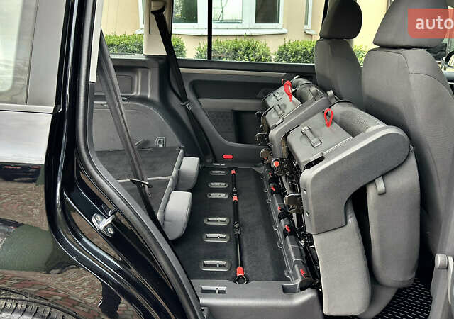 Черный Фольксваген Туран, объемом двигателя 1.6 л и пробегом 176 тыс. км за 8198 $, фото 26 на Automoto.ua