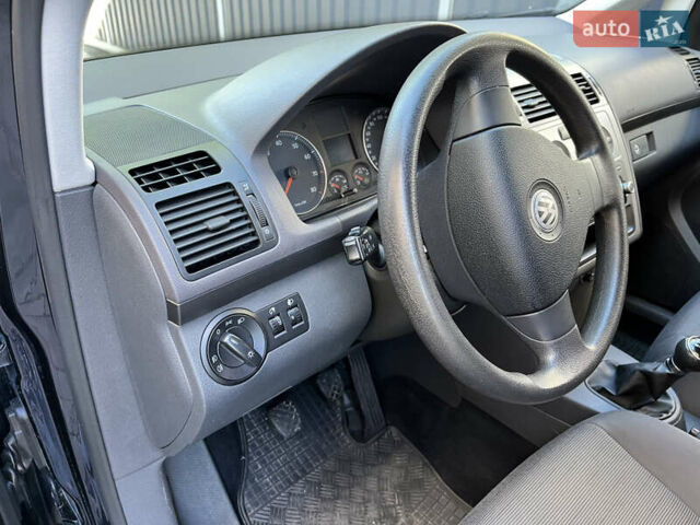 Чорний Фольксваген Туран, об'ємом двигуна 1.6 л та пробігом 227 тис. км за 7500 $, фото 25 на Automoto.ua