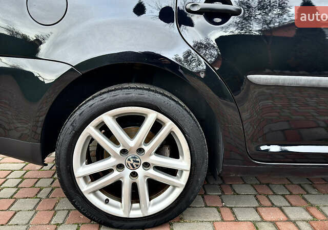 Черный Фольксваген Туран, объемом двигателя 1.6 л и пробегом 176 тыс. км за 8198 $, фото 14 на Automoto.ua