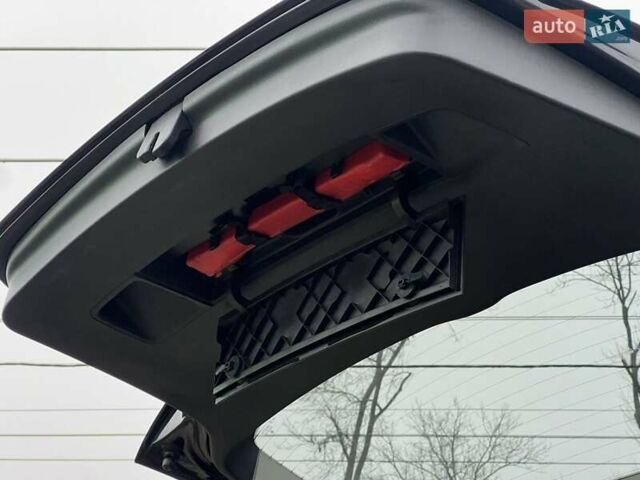 Чорний Фольксваген Туран, об'ємом двигуна 1.6 л та пробігом 147 тис. км за 8350 $, фото 46 на Automoto.ua