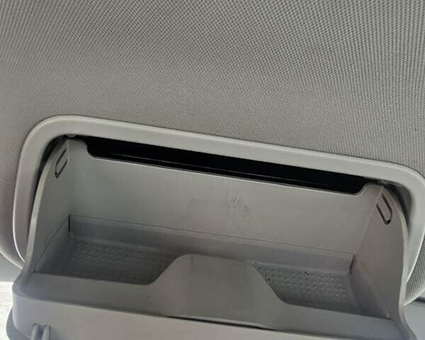 Чорний Фольксваген Туран, об'ємом двигуна 1.4 л та пробігом 216 тис. км за 7800 $, фото 17 на Automoto.ua