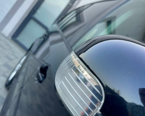 Чорний Фольксваген Туран, об'ємом двигуна 2 л та пробігом 292 тис. км за 8999 $, фото 16 на Automoto.ua