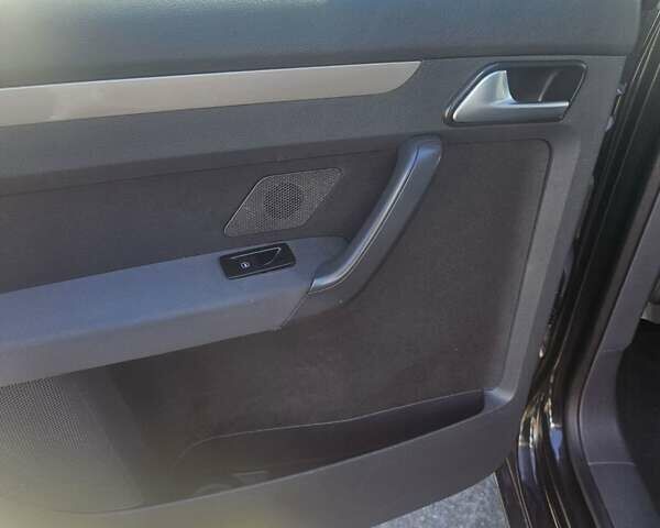 Чорний Фольксваген Туран, об'ємом двигуна 1.4 л та пробігом 216 тис. км за 7800 $, фото 24 на Automoto.ua