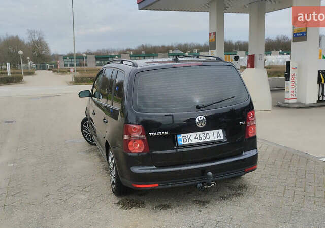 Чорний Фольксваген Туран, об'ємом двигуна 1.4 л та пробігом 330 тис. км за 7000 $, фото 5 на Automoto.ua