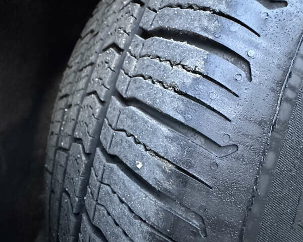 Черный Фольксваген Туран, объемом двигателя 1.4 л и пробегом 224 тыс. км за 6499 $, фото 13 на Automoto.ua