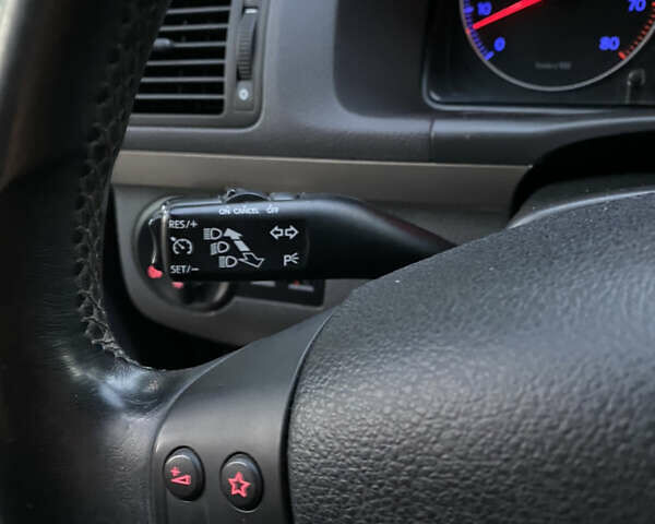 Черный Фольксваген Туран, объемом двигателя 1.6 л и пробегом 261 тыс. км за 7100 $, фото 16 на Automoto.ua