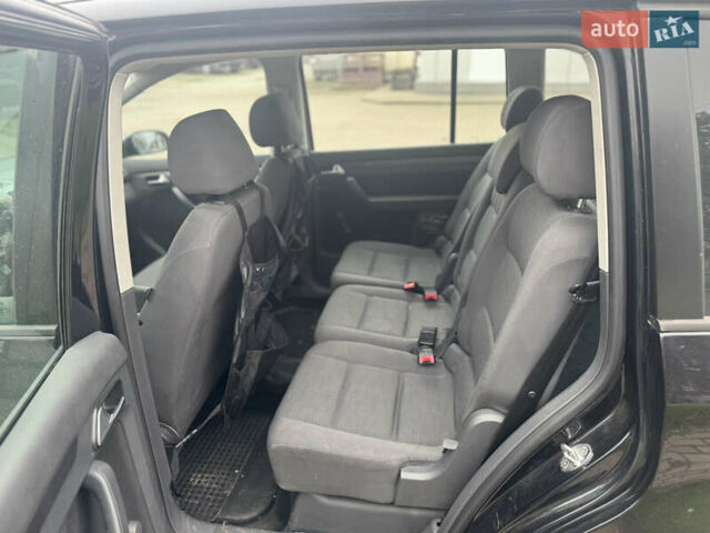 Чорний Фольксваген Туран, об'ємом двигуна 1.6 л та пробігом 260 тис. км за 6299 $, фото 20 на Automoto.ua