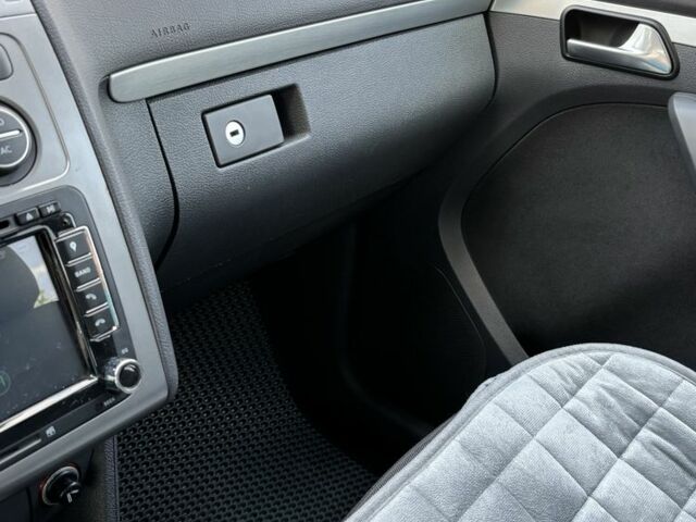 Черный Фольксваген Туран, объемом двигателя 1.4 л и пробегом 191 тыс. км за 8500 $, фото 11 на Automoto.ua