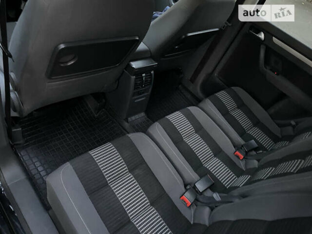 Черный Фольксваген Туран, объемом двигателя 1.6 л и пробегом 261 тыс. км за 7100 $, фото 18 на Automoto.ua