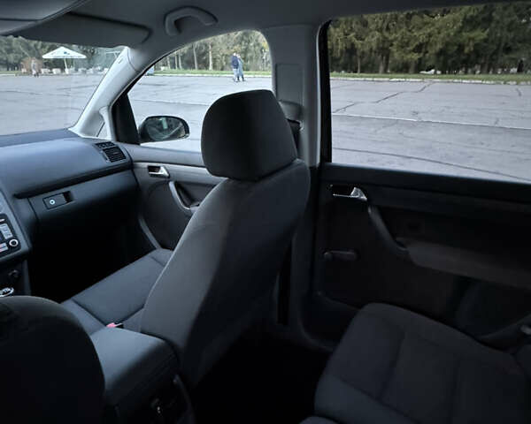 Черный Фольксваген Туран, объемом двигателя 1.4 л и пробегом 224 тыс. км за 6499 $, фото 25 на Automoto.ua