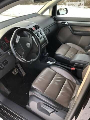 Черный Фольксваген Туран, объемом двигателя 1.39 л и пробегом 175 тыс. км за 9400 $, фото 5 на Automoto.ua