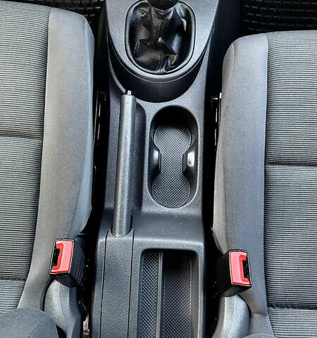 Черный Фольксваген Туран, объемом двигателя 1.6 л и пробегом 176 тыс. км за 8198 $, фото 57 на Automoto.ua