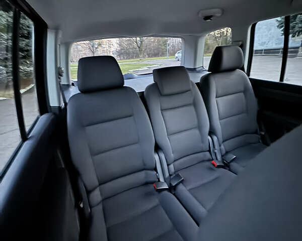 Черный Фольксваген Туран, объемом двигателя 1.4 л и пробегом 224 тыс. км за 6499 $, фото 45 на Automoto.ua