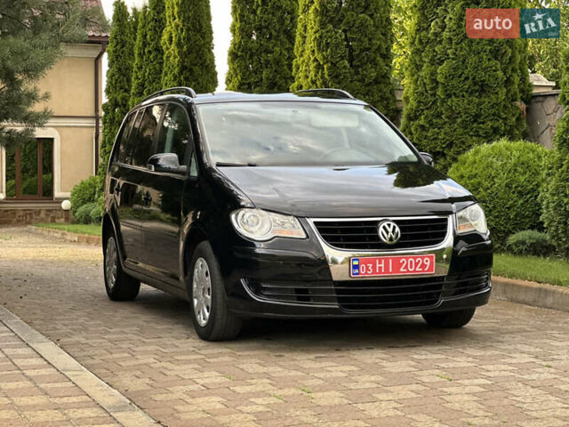 Черный Фольксваген Туран, объемом двигателя 1.6 л и пробегом 220 тыс. км за 7700 $, фото 9 на Automoto.ua