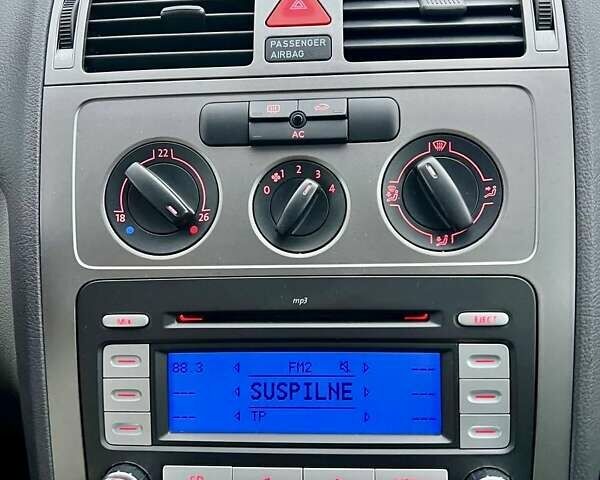 Чорний Фольксваген Туран, об'ємом двигуна 1.6 л та пробігом 221 тис. км за 7750 $, фото 90 на Automoto.ua