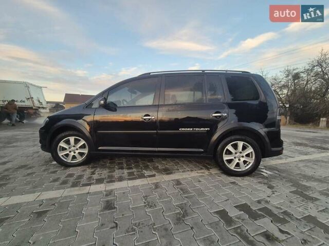 Черный Фольксваген Туран, объемом двигателя 1.97 л и пробегом 270 тыс. км за 7500 $, фото 4 на Automoto.ua