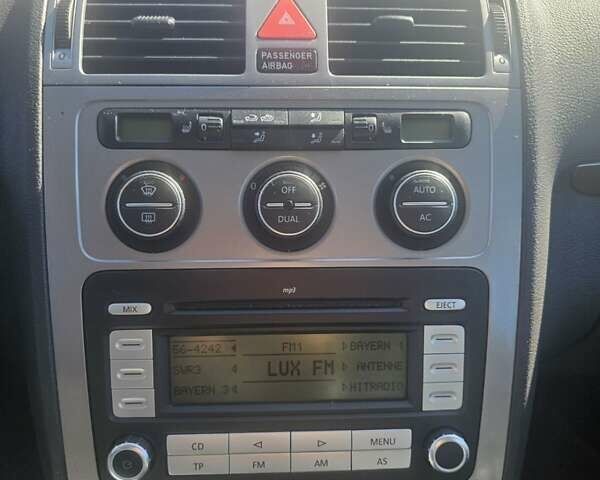 Чорний Фольксваген Туран, об'ємом двигуна 1.4 л та пробігом 216 тис. км за 7800 $, фото 7 на Automoto.ua