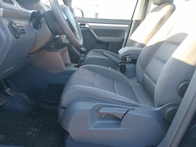 Черный Фольксваген Туран, объемом двигателя 1.4 л и пробегом 2 тыс. км за 6700 $, фото 3 на Automoto.ua