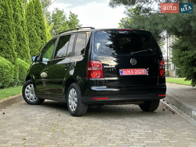 Черный Фольксваген Туран, объемом двигателя 1.6 л и пробегом 220 тыс. км за 7700 $, фото 14 на Automoto.ua