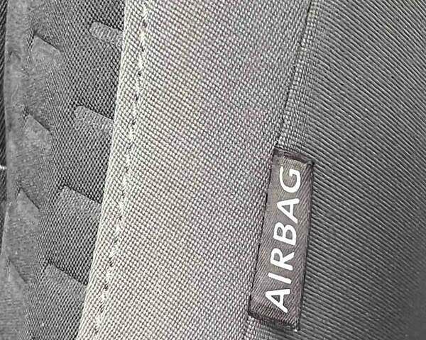 Чорний Фольксваген Туран, об'ємом двигуна 1.6 л та пробігом 147 тис. км за 8350 $, фото 56 на Automoto.ua