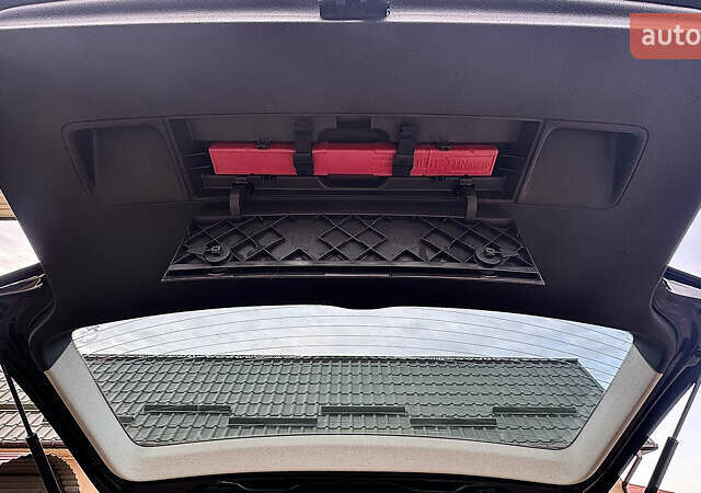 Черный Фольксваген Туран, объемом двигателя 1.6 л и пробегом 176 тыс. км за 8198 $, фото 34 на Automoto.ua