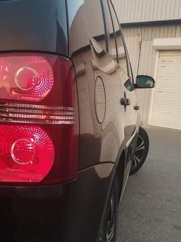 Чорний Фольксваген Туран, об'ємом двигуна 1.39 л та пробігом 220 тис. км за 6800 $, фото 9 на Automoto.ua