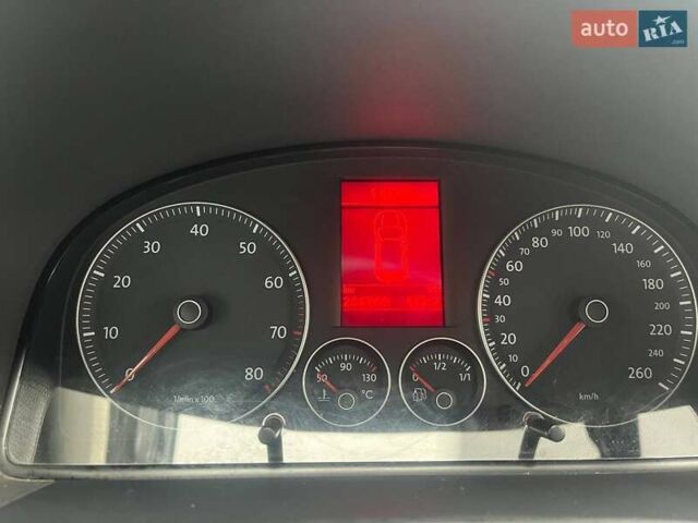 Черный Фольксваген Туран, объемом двигателя 2 л и пробегом 208 тыс. км за 7771 $, фото 29 на Automoto.ua