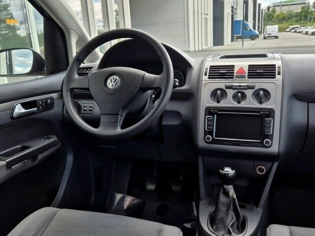 Черный Фольксваген Туран, объемом двигателя 0.19 л и пробегом 270 тыс. км за 2850 $, фото 5 на Automoto.ua