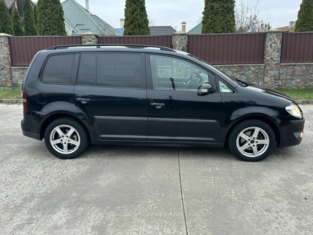 Черный Фольксваген Туран, объемом двигателя 1.9 л и пробегом 280 тыс. км за 4500 $, фото 2 на Automoto.ua