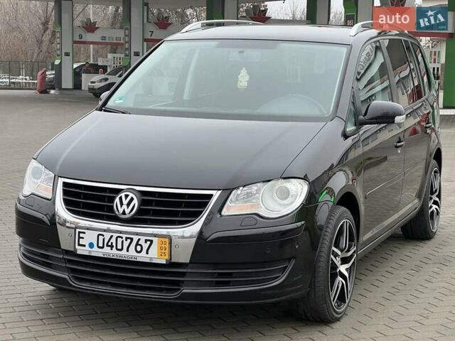 Чорний Фольксваген Туран, об'ємом двигуна 1.6 л та пробігом 147 тис. км за 8350 $, фото 2 на Automoto.ua