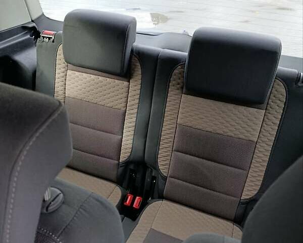 Черный Фольксваген Туран, объемом двигателя 1.6 л и пробегом 222 тыс. км за 7600 $, фото 27 на Automoto.ua