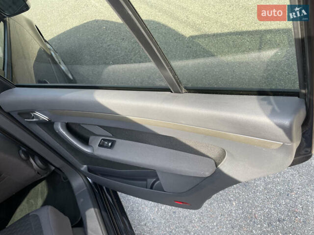 Чорний Фольксваген Туран, об'ємом двигуна 1.4 л та пробігом 192 тис. км за 7500 $, фото 20 на Automoto.ua