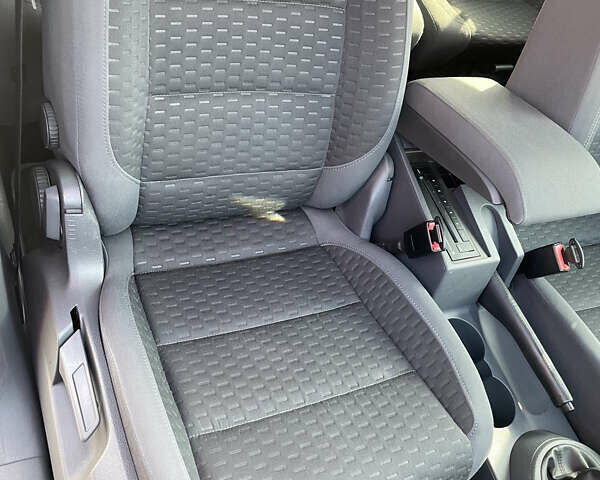 Чорний Фольксваген Туран, об'ємом двигуна 1.4 л та пробігом 192 тис. км за 7500 $, фото 21 на Automoto.ua