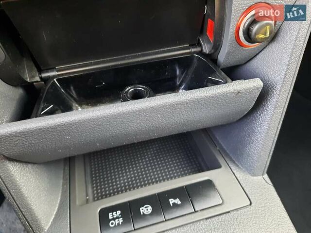 Черный Фольксваген Туран, объемом двигателя 1.6 л и пробегом 213 тыс. км за 8550 $, фото 63 на Automoto.ua