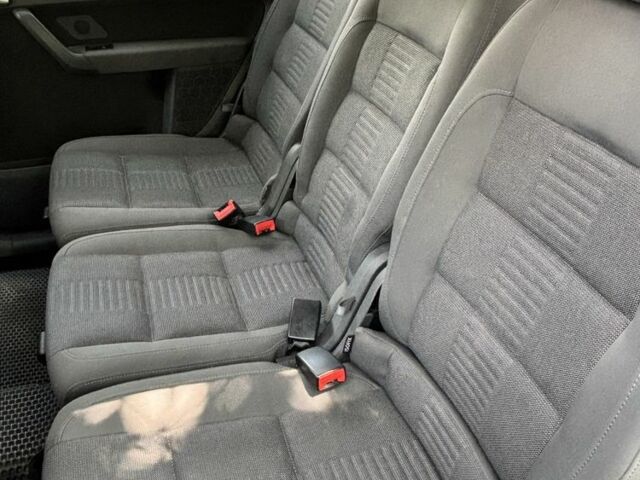 Черный Фольксваген Туран, объемом двигателя 1.4 л и пробегом 191 тыс. км за 8500 $, фото 4 на Automoto.ua