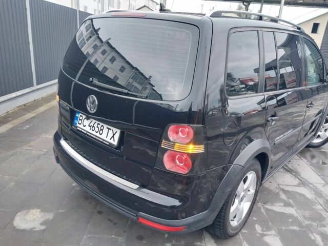 Черный Фольксваген Туран, объемом двигателя 2 л и пробегом 242 тыс. км за 6950 $, фото 12 на Automoto.ua