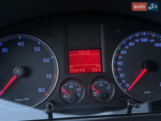 Черный Фольксваген Туран, объемом двигателя 1.4 л и пробегом 224 тыс. км за 6499 $, фото 20 на Automoto.ua