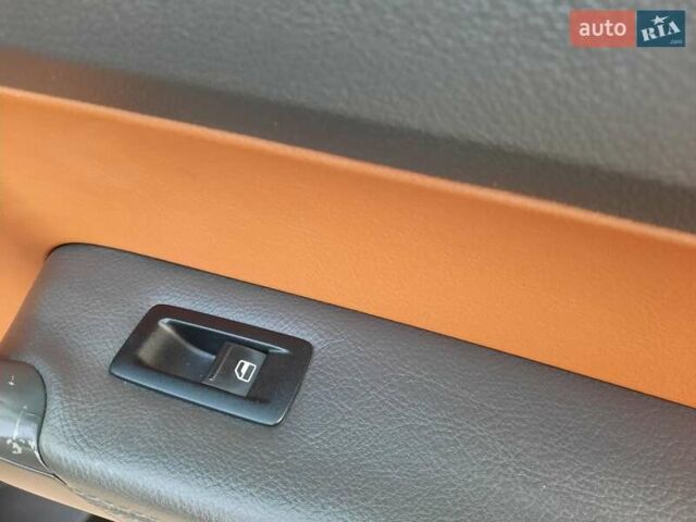 Черный Фольксваген Туран, объемом двигателя 1.6 л и пробегом 213 тыс. км за 8550 $, фото 138 на Automoto.ua