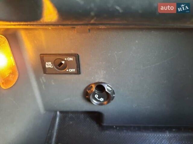 Черный Фольксваген Туран, объемом двигателя 1.6 л и пробегом 213 тыс. км за 8550 $, фото 145 на Automoto.ua