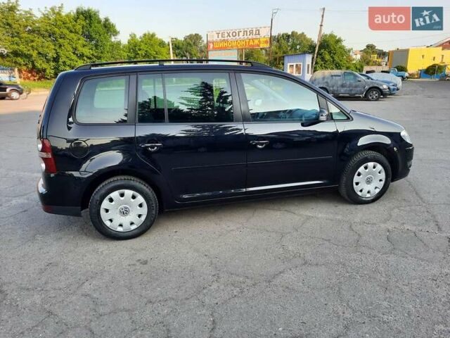 Черный Фольксваген Туран, объемом двигателя 1.6 л и пробегом 213 тыс. км за 8550 $, фото 22 на Automoto.ua
