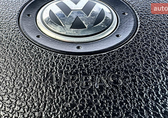 Черный Фольксваген Туран, объемом двигателя 1.6 л и пробегом 176 тыс. км за 8198 $, фото 60 на Automoto.ua