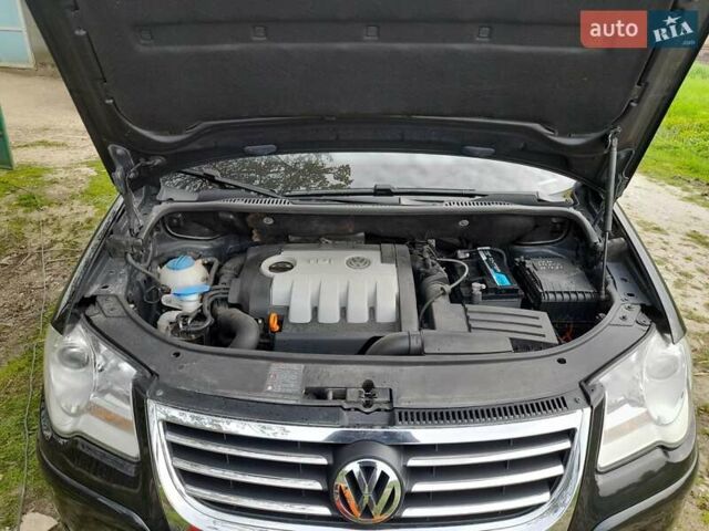 Чорний Фольксваген Туран, об'ємом двигуна 1.9 л та пробігом 255 тис. км за 8300 $, фото 16 на Automoto.ua