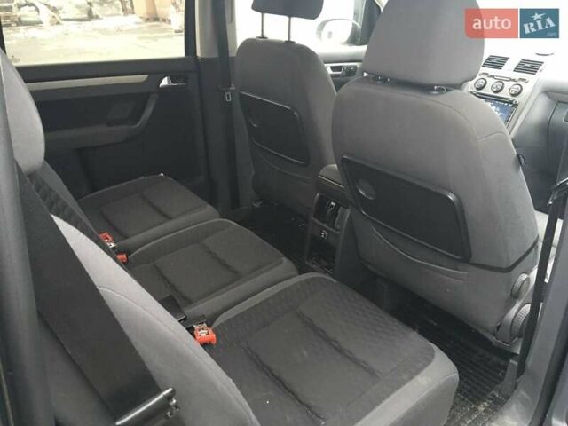 Черный Фольксваген Туран, объемом двигателя 1.9 л и пробегом 435 тыс. км за 6500 $, фото 6 на Automoto.ua