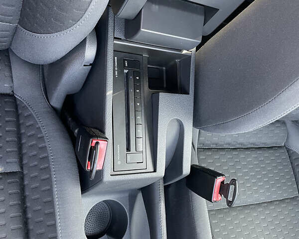 Чорний Фольксваген Туран, об'ємом двигуна 1.4 л та пробігом 192 тис. км за 7500 $, фото 22 на Automoto.ua