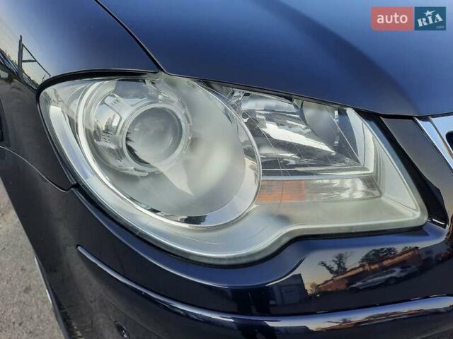 Черный Фольксваген Туран, объемом двигателя 1.6 л и пробегом 213 тыс. км за 8550 $, фото 26 на Automoto.ua