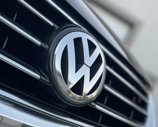 Чорний Фольксваген Туран, об'ємом двигуна 2 л та пробігом 292 тис. км за 8999 $, фото 18 на Automoto.ua