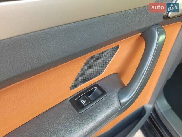 Черный Фольксваген Туран, объемом двигателя 1.6 л и пробегом 213 тыс. км за 8550 $, фото 77 на Automoto.ua