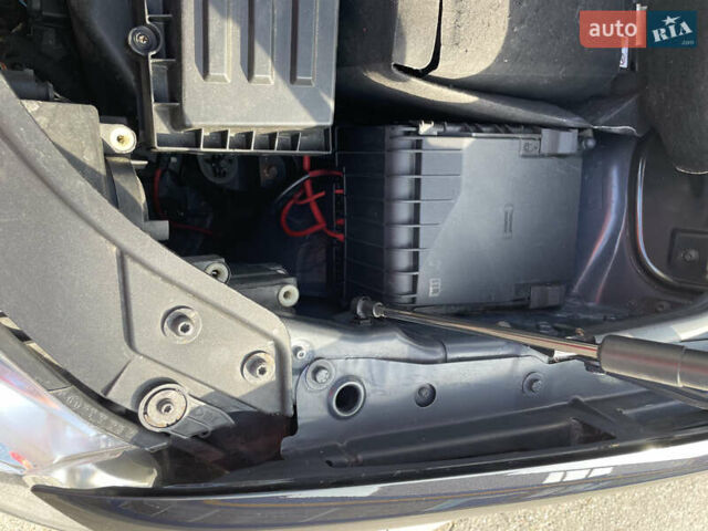 Чорний Фольксваген Туран, об'ємом двигуна 1.4 л та пробігом 192 тис. км за 7500 $, фото 38 на Automoto.ua