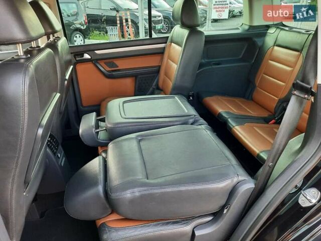 Черный Фольксваген Туран, объемом двигателя 1.6 л и пробегом 213 тыс. км за 8550 $, фото 91 на Automoto.ua