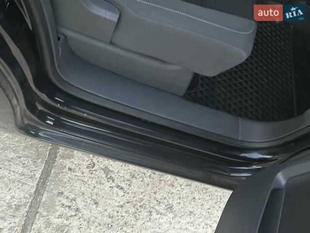 Черный Фольксваген Туран, объемом двигателя 1.6 л и пробегом 220 тыс. км за 7650 $, фото 15 на Automoto.ua